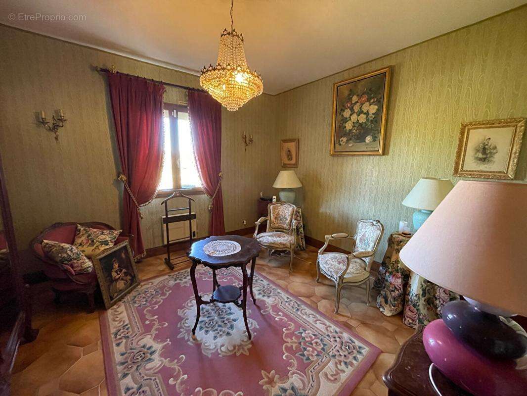 Maison à LA TOUR-BLANCHE