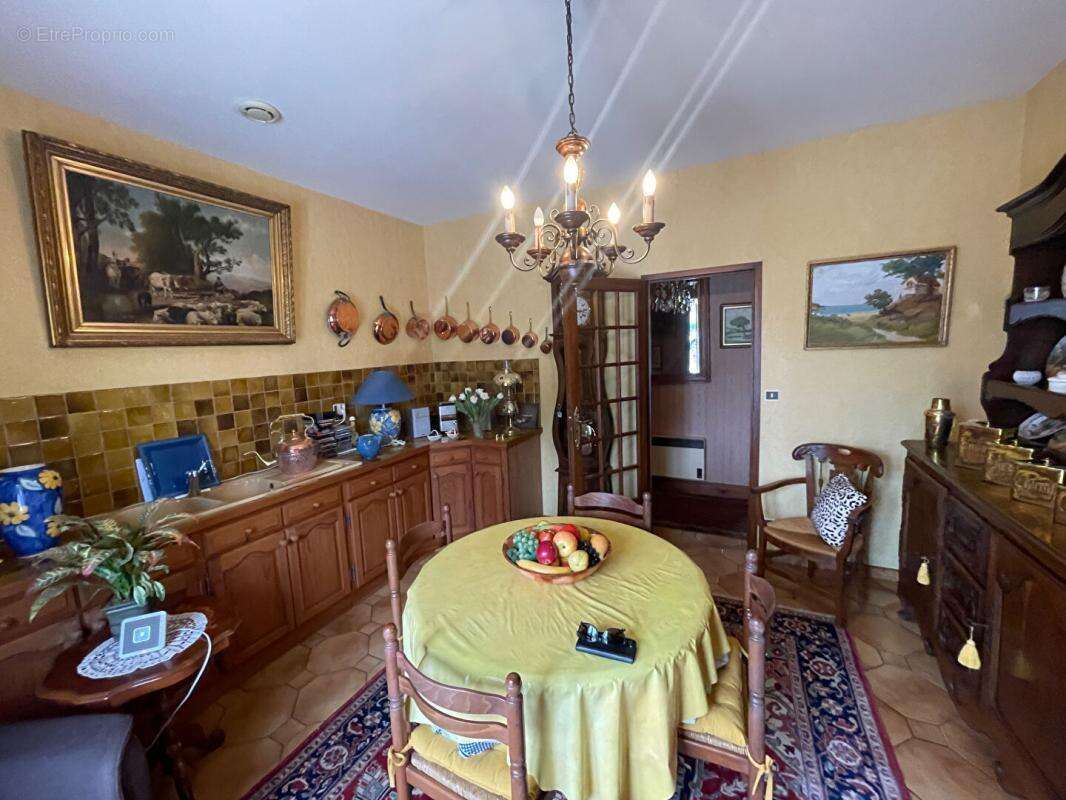 Maison à LA TOUR-BLANCHE