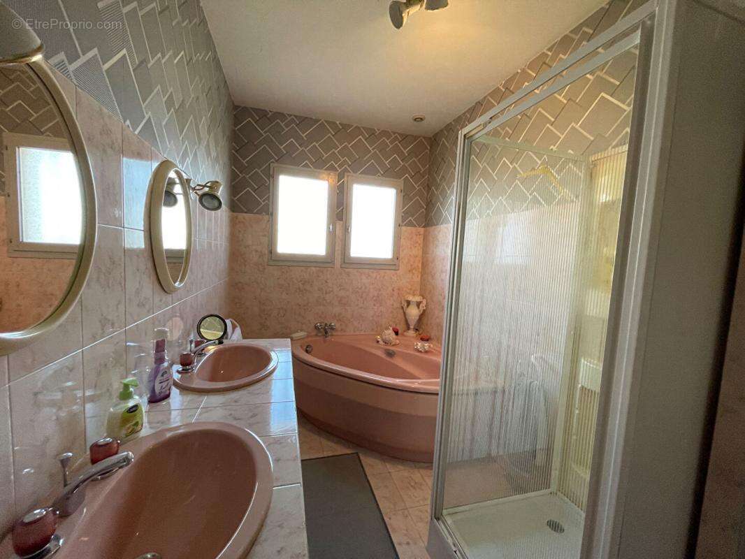 Maison à LA TOUR-BLANCHE