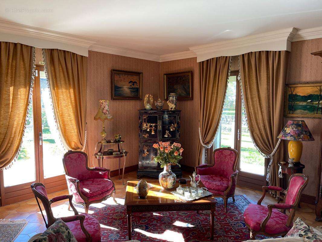 Maison à LA TOUR-BLANCHE