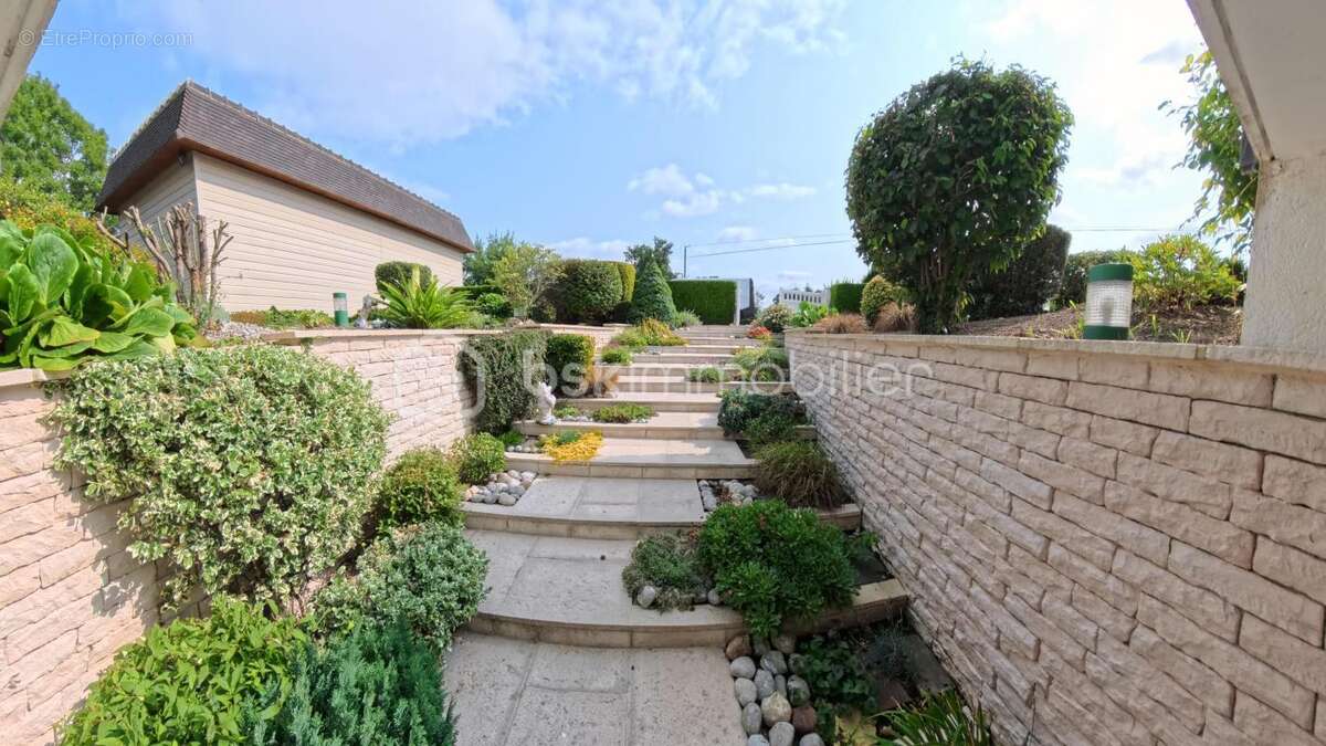 Maison à LE NEUBOURG