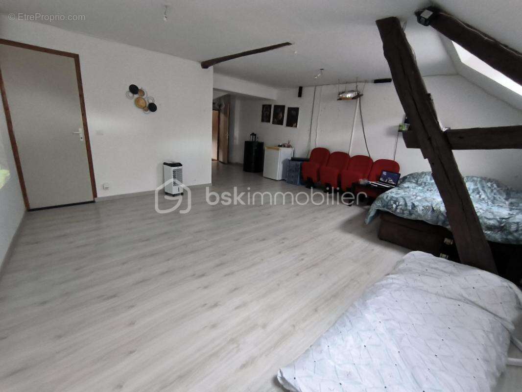 Maison à VILLENEUVE-SUR-YONNE