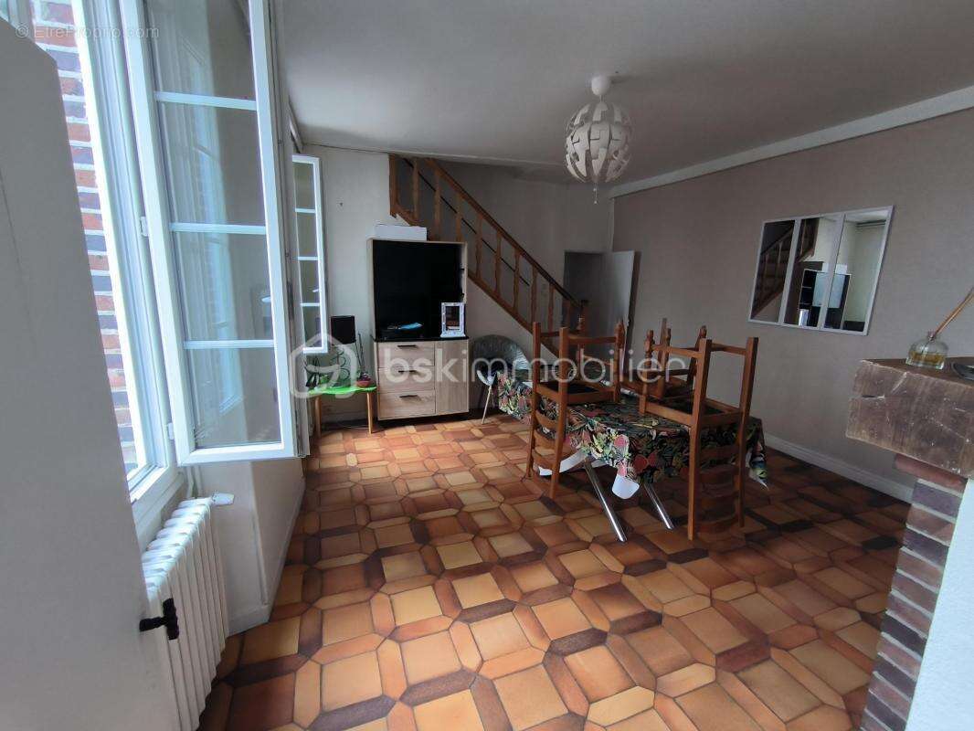 Maison à VILLENEUVE-SUR-YONNE