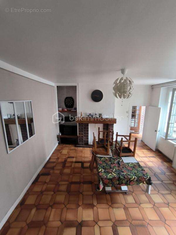 Maison à VILLENEUVE-SUR-YONNE