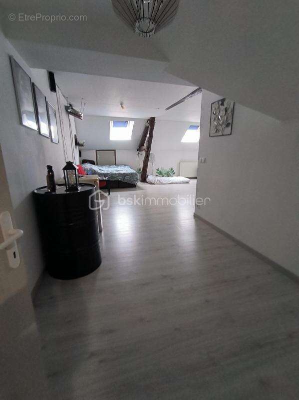 Maison à VILLENEUVE-SUR-YONNE