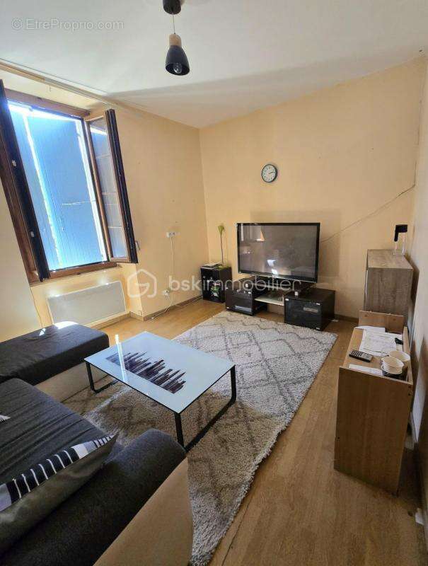 Commerce à SAINT-MONTAN