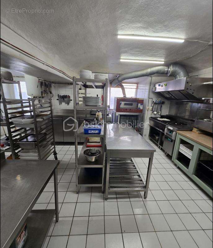 Commerce à SAINT-MONTAN