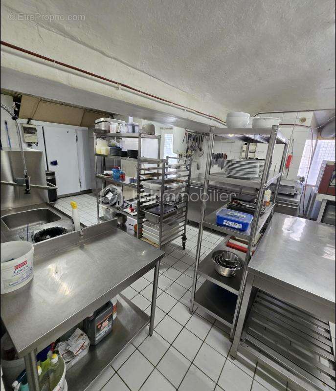 Commerce à SAINT-MONTAN