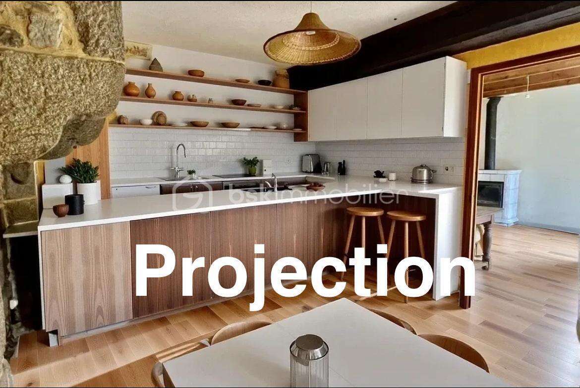 Maison à BAZOUGES-LA-PEROUSE