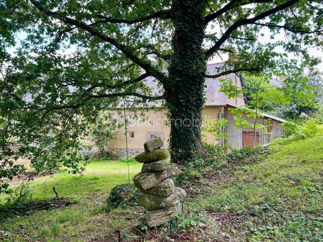 Maison à BAZOUGES-LA-PEROUSE
