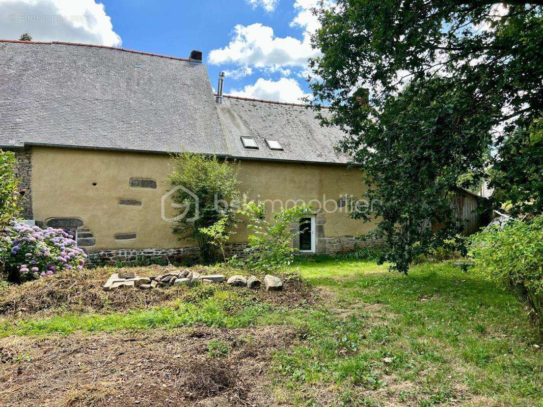 Maison à BAZOUGES-LA-PEROUSE