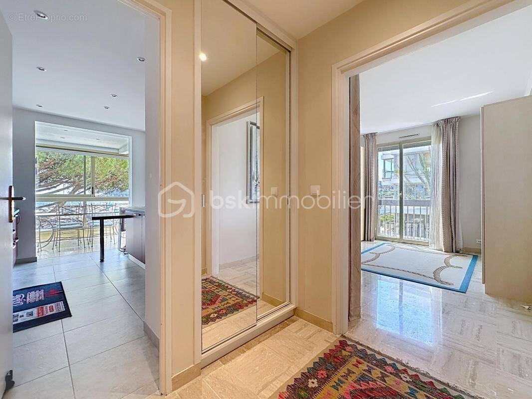 Appartement à MANDELIEU-LA-NAPOULE