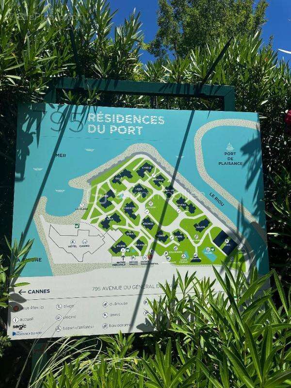 Appartement à MANDELIEU-LA-NAPOULE