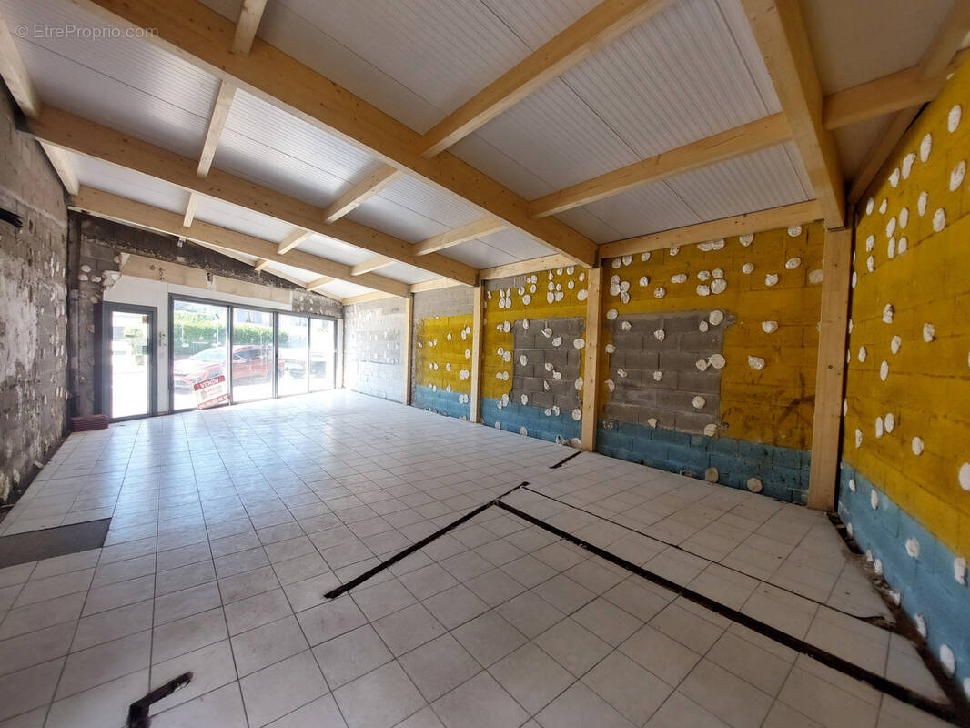 Commerce à VILLEFRANCHE-SUR-SAONE