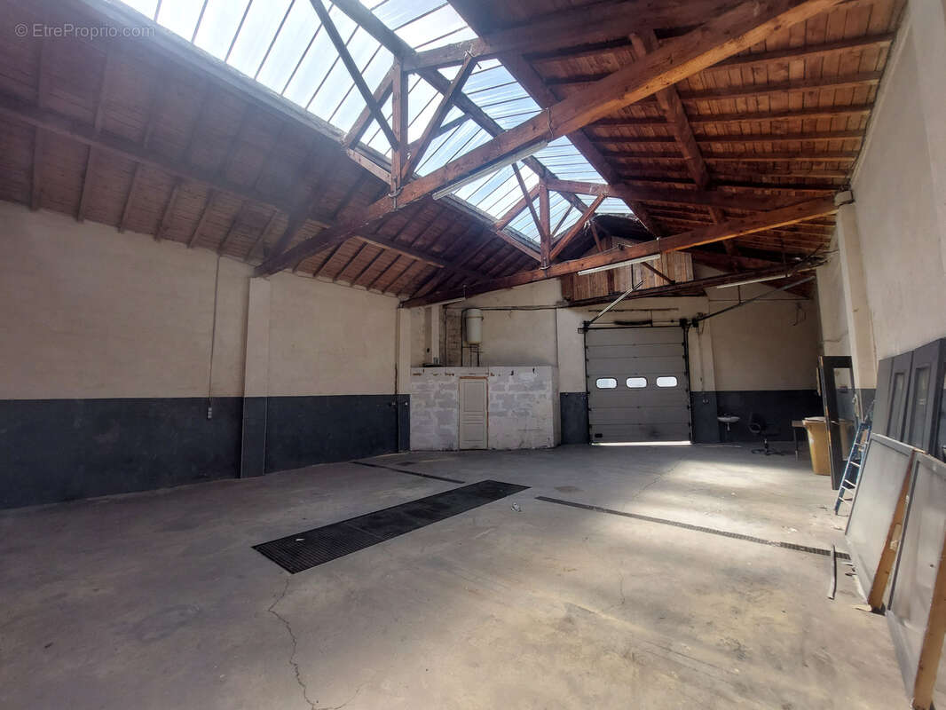 Commerce à VILLEFRANCHE-SUR-SAONE