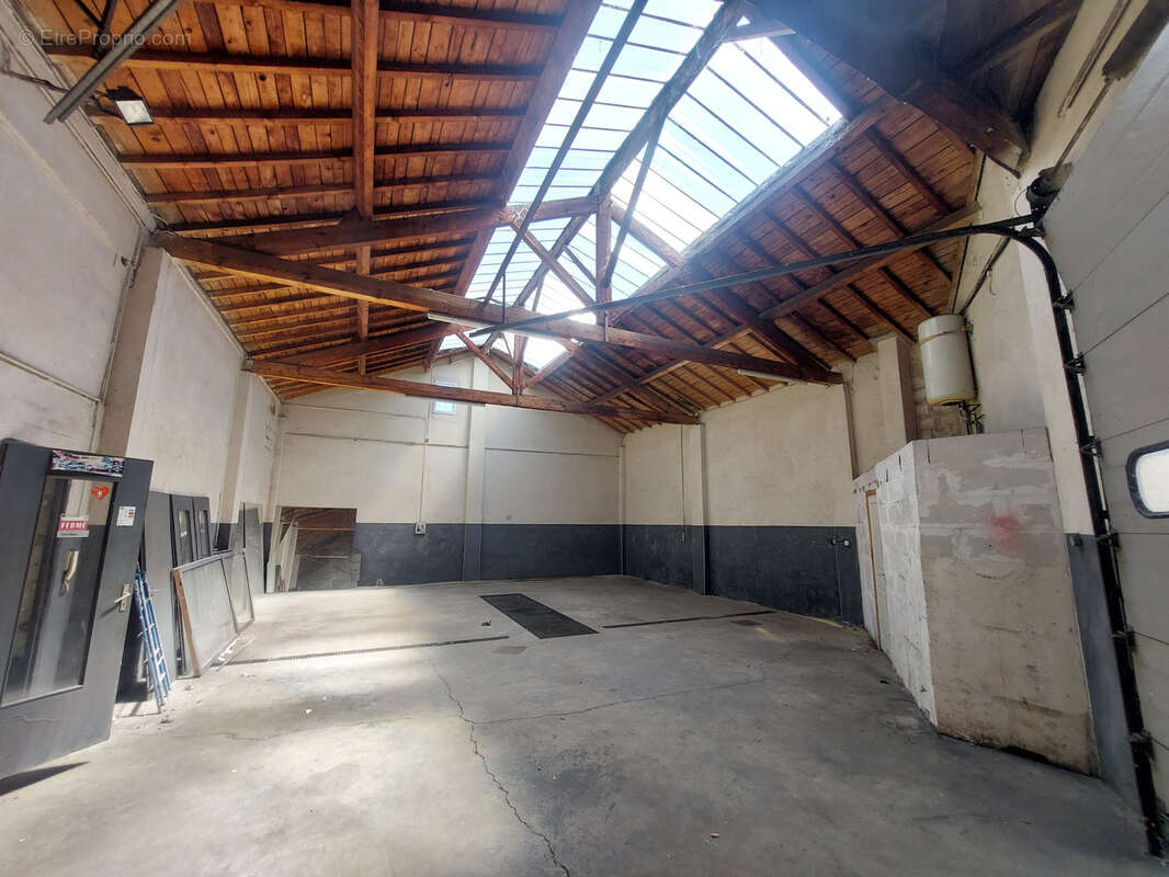 Commerce à VILLEFRANCHE-SUR-SAONE