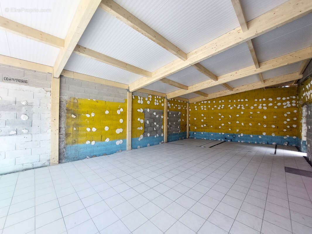 Commerce à VILLEFRANCHE-SUR-SAONE