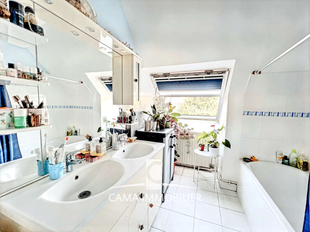 Maison à LES LOGES-EN-JOSAS