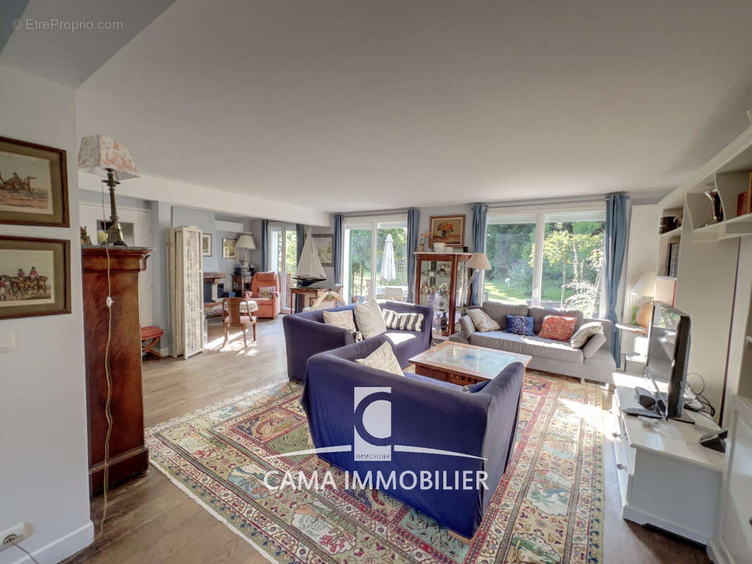 Maison à LES LOGES-EN-JOSAS