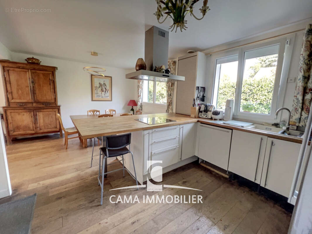 Maison à LES LOGES-EN-JOSAS