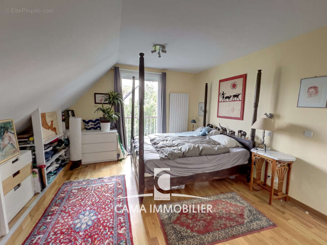 Maison à LES LOGES-EN-JOSAS