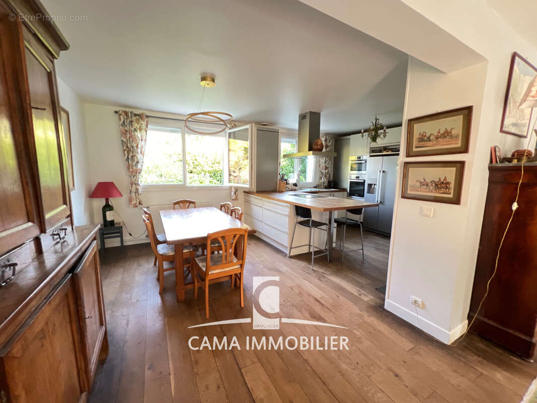 Maison à LES LOGES-EN-JOSAS