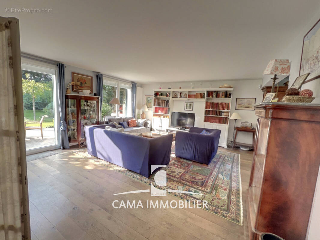 Maison à LES LOGES-EN-JOSAS