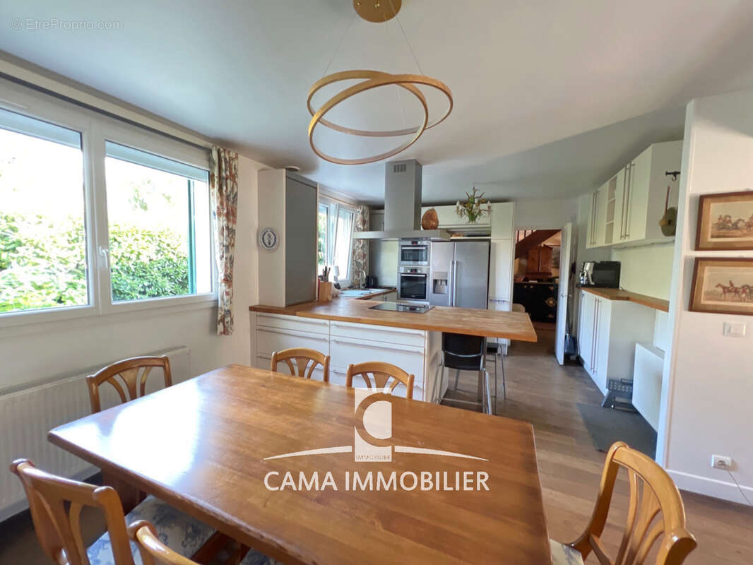 Maison à LES LOGES-EN-JOSAS