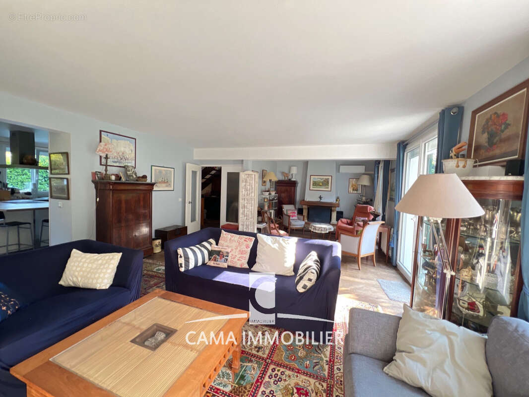 Maison à LES LOGES-EN-JOSAS