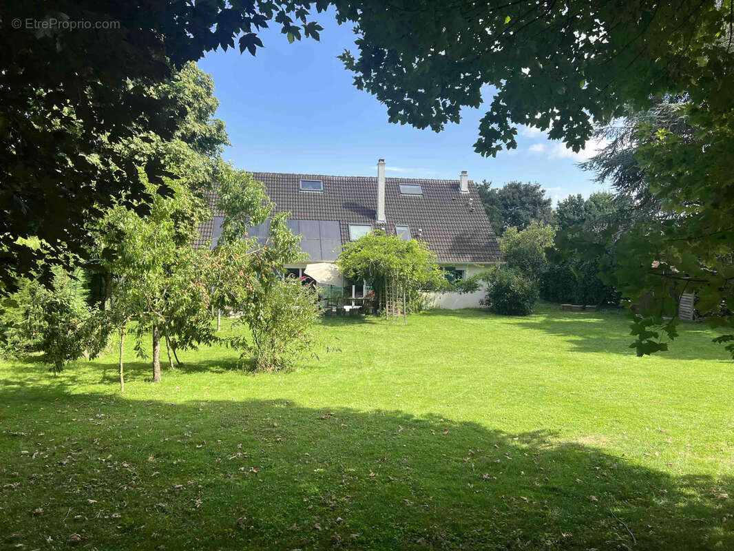 Maison à LES LOGES-EN-JOSAS