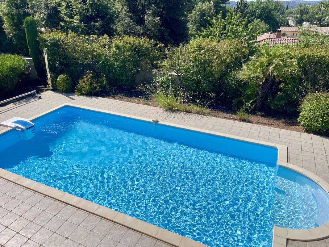 Maison à BESSE-SUR-ISSOLE