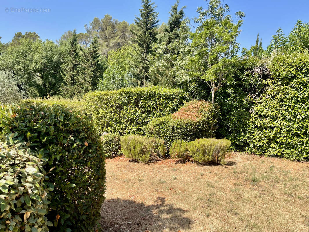 Maison à BESSE-SUR-ISSOLE