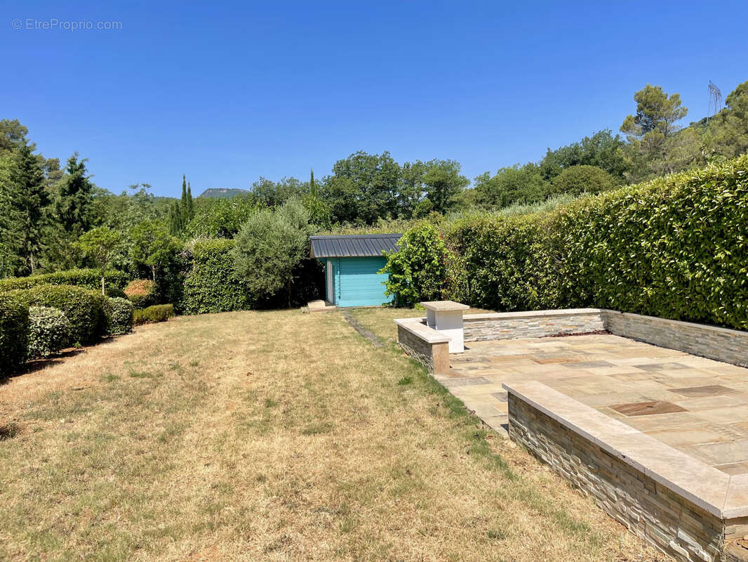 Maison à BESSE-SUR-ISSOLE