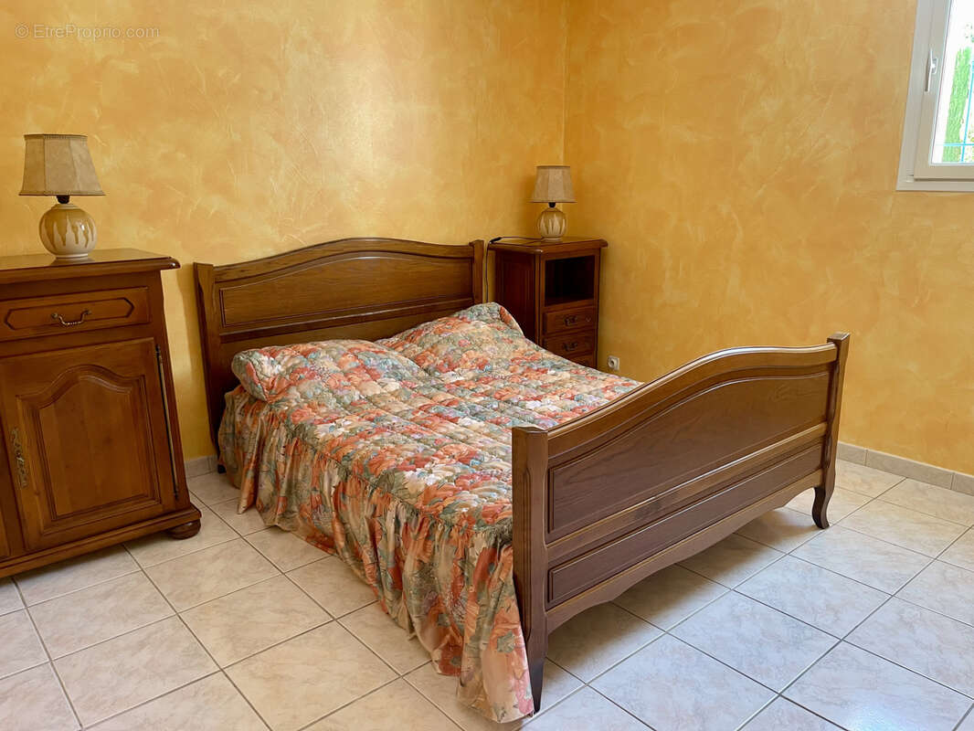 Maison à BESSE-SUR-ISSOLE