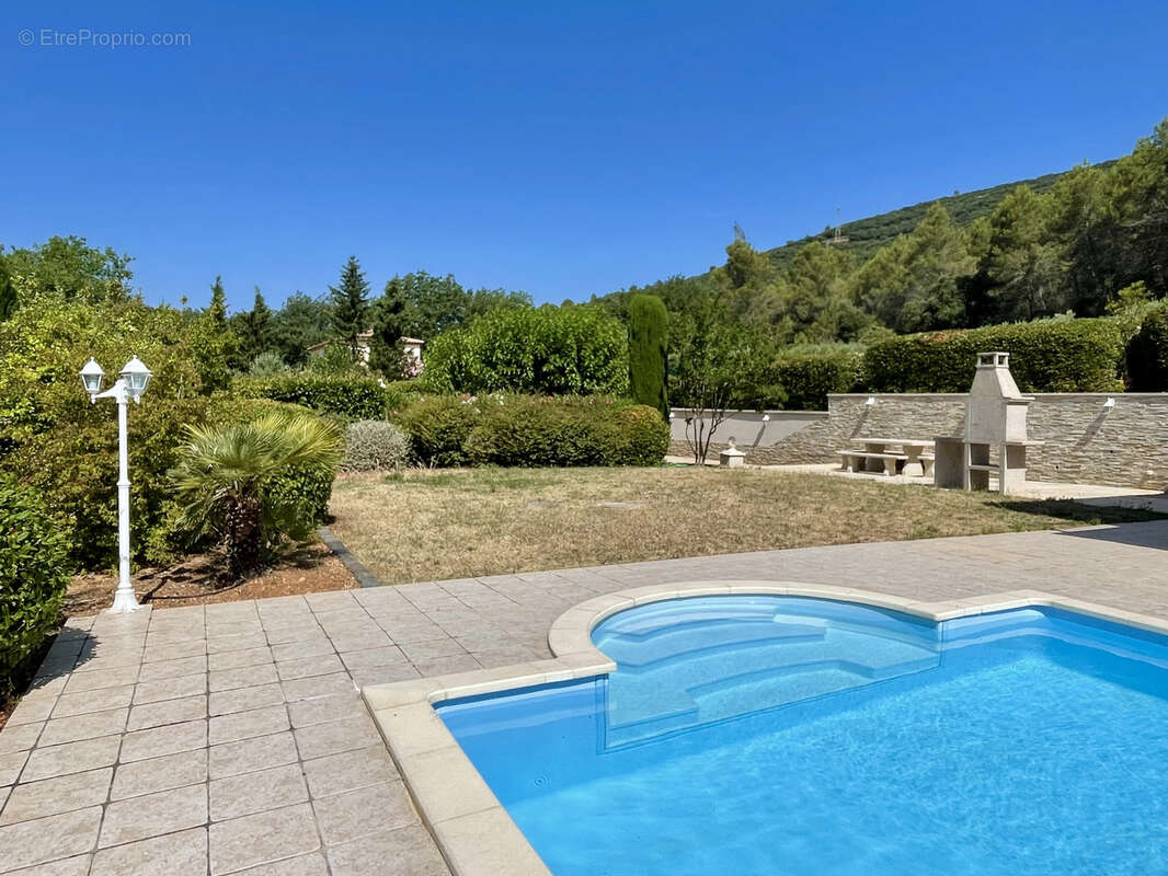 Maison à BESSE-SUR-ISSOLE