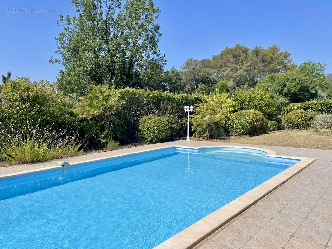 Maison à BESSE-SUR-ISSOLE