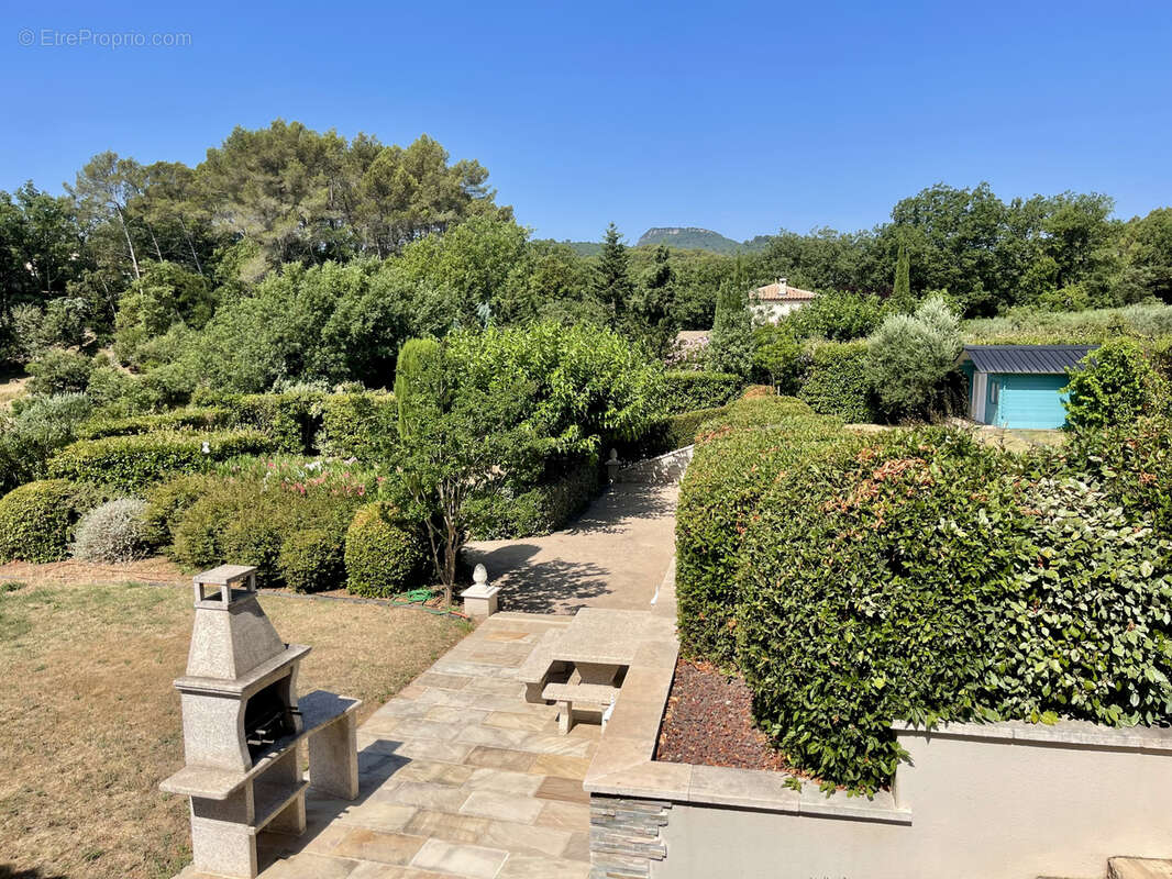 Maison à BESSE-SUR-ISSOLE