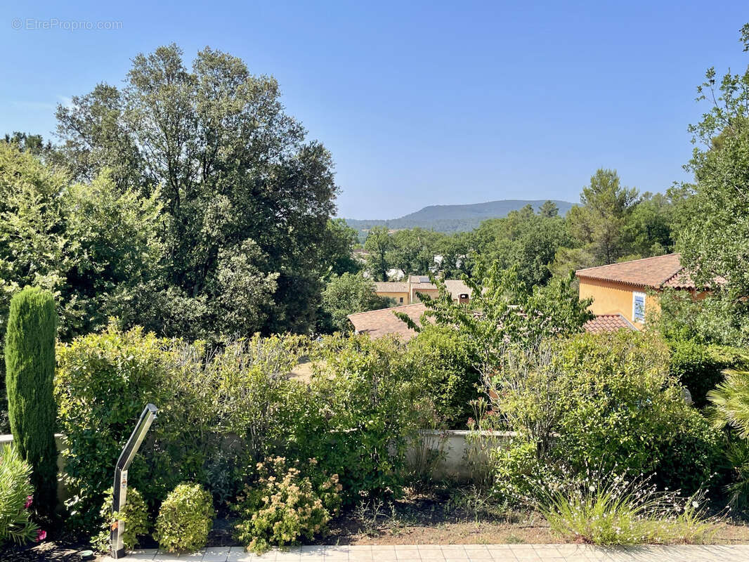 Maison à BESSE-SUR-ISSOLE