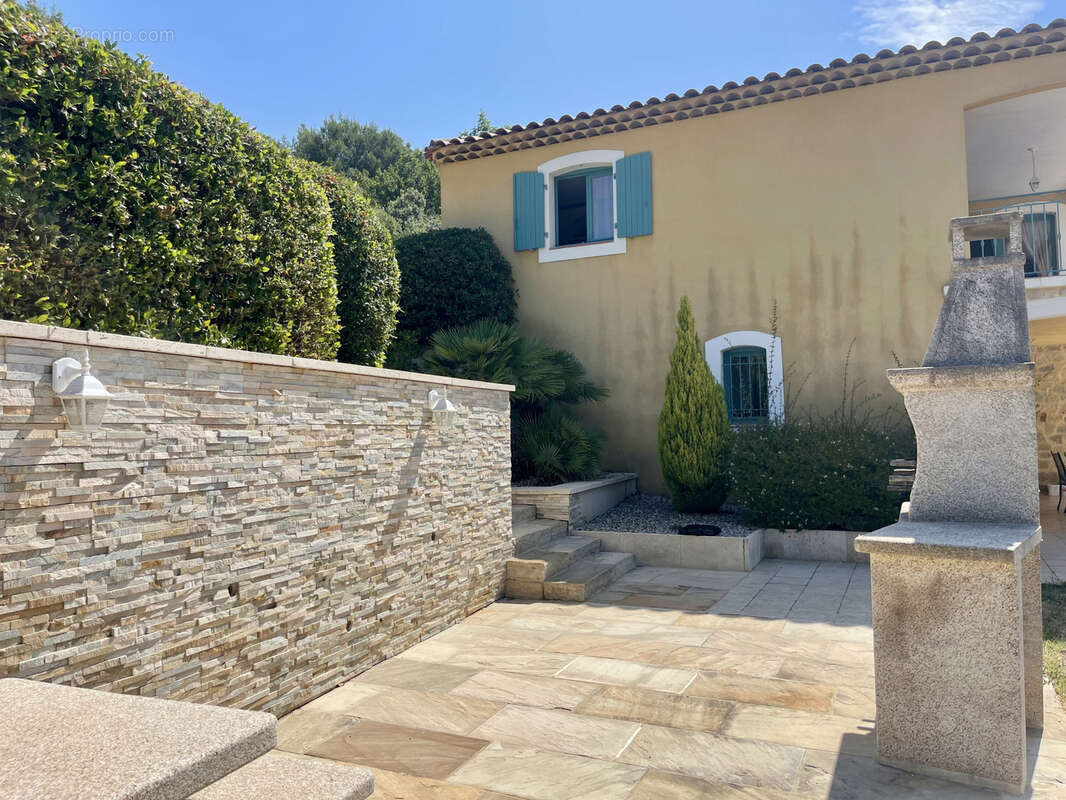 Maison à BESSE-SUR-ISSOLE