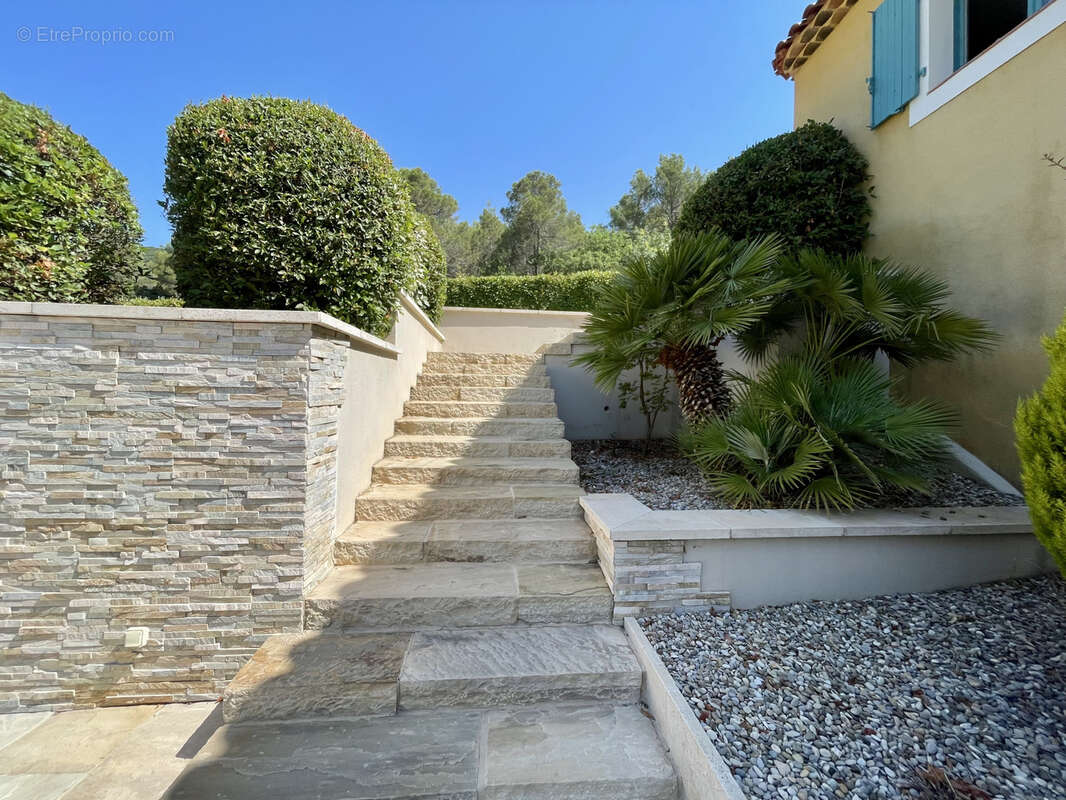 Maison à BESSE-SUR-ISSOLE