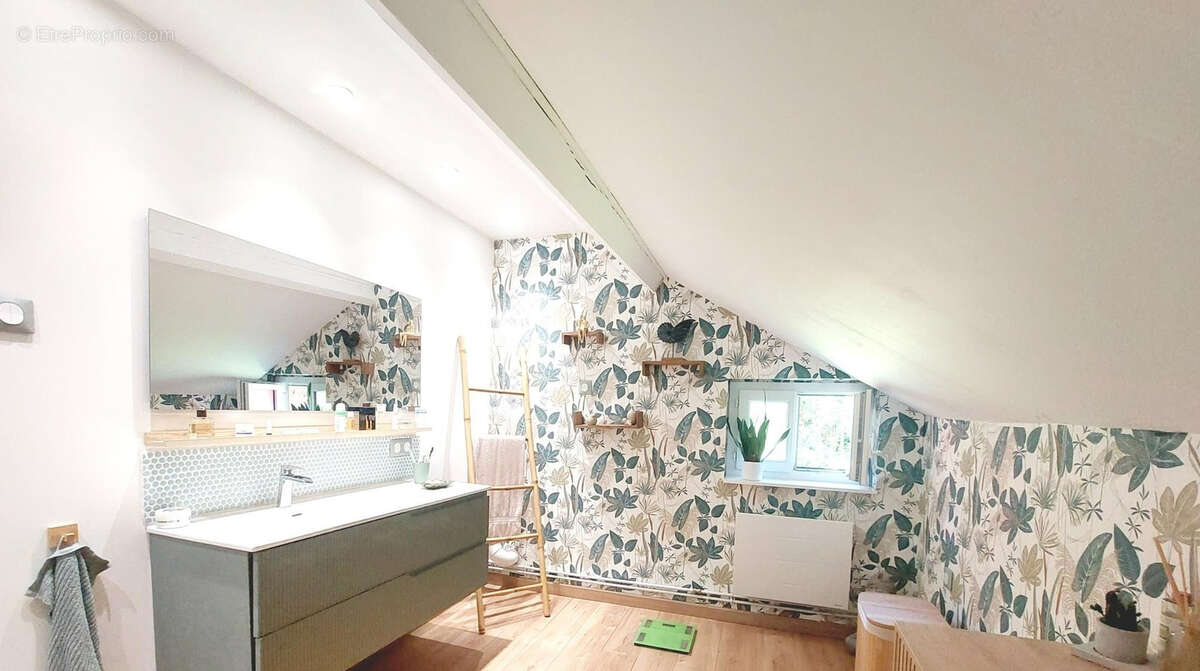 Maison à BEC-DE-MORTAGNE