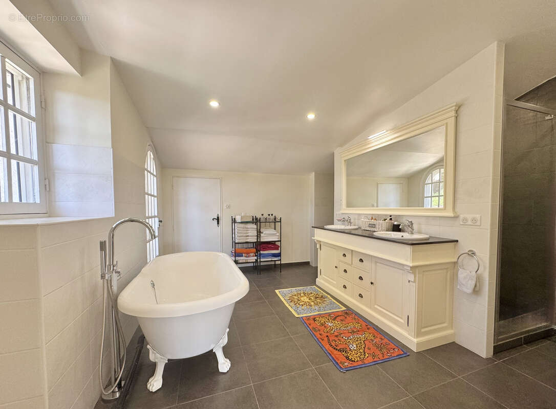 Maison à SPERACEDES