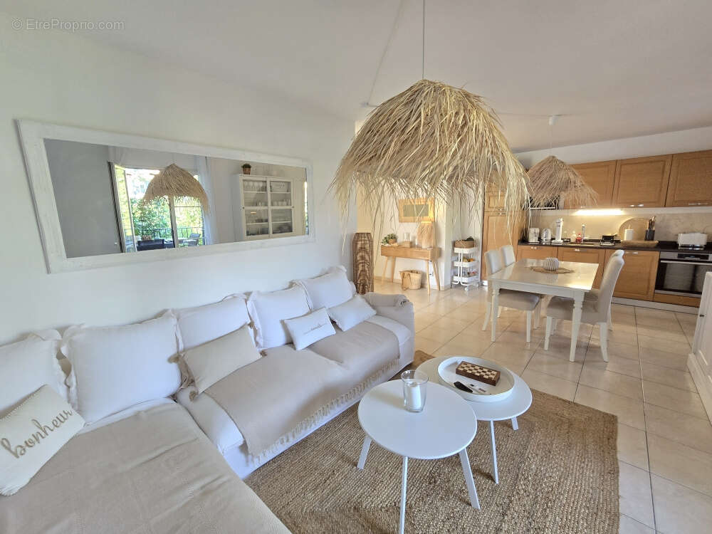 Appartement à LA CROIX-VALMER