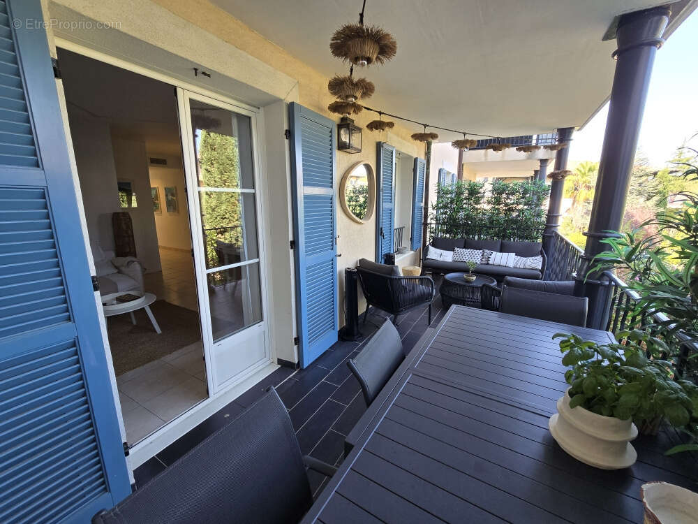 Appartement à LA CROIX-VALMER