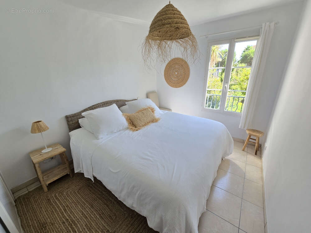 Appartement à LA CROIX-VALMER