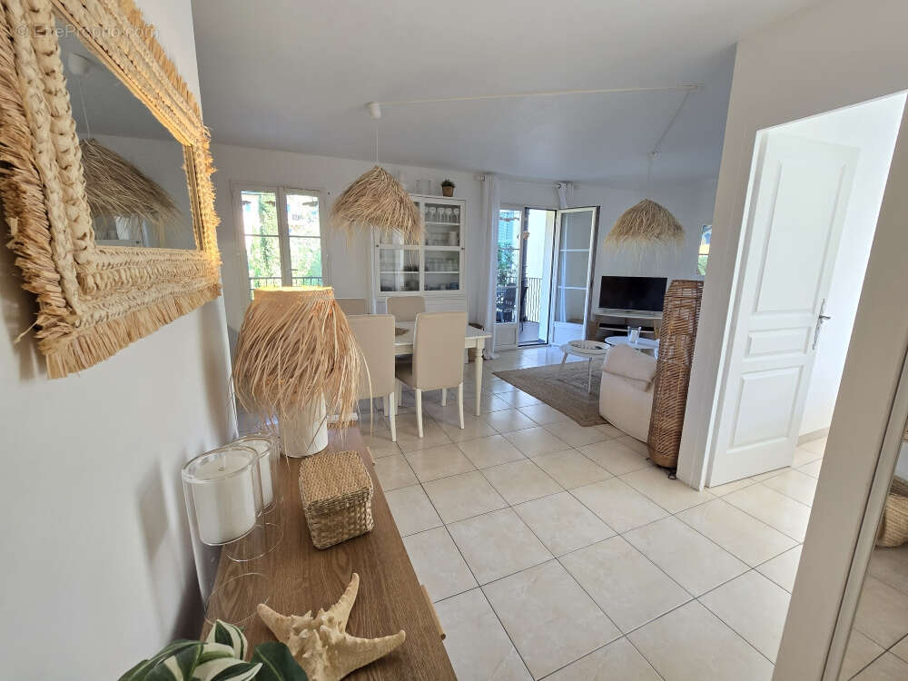 Appartement à LA CROIX-VALMER