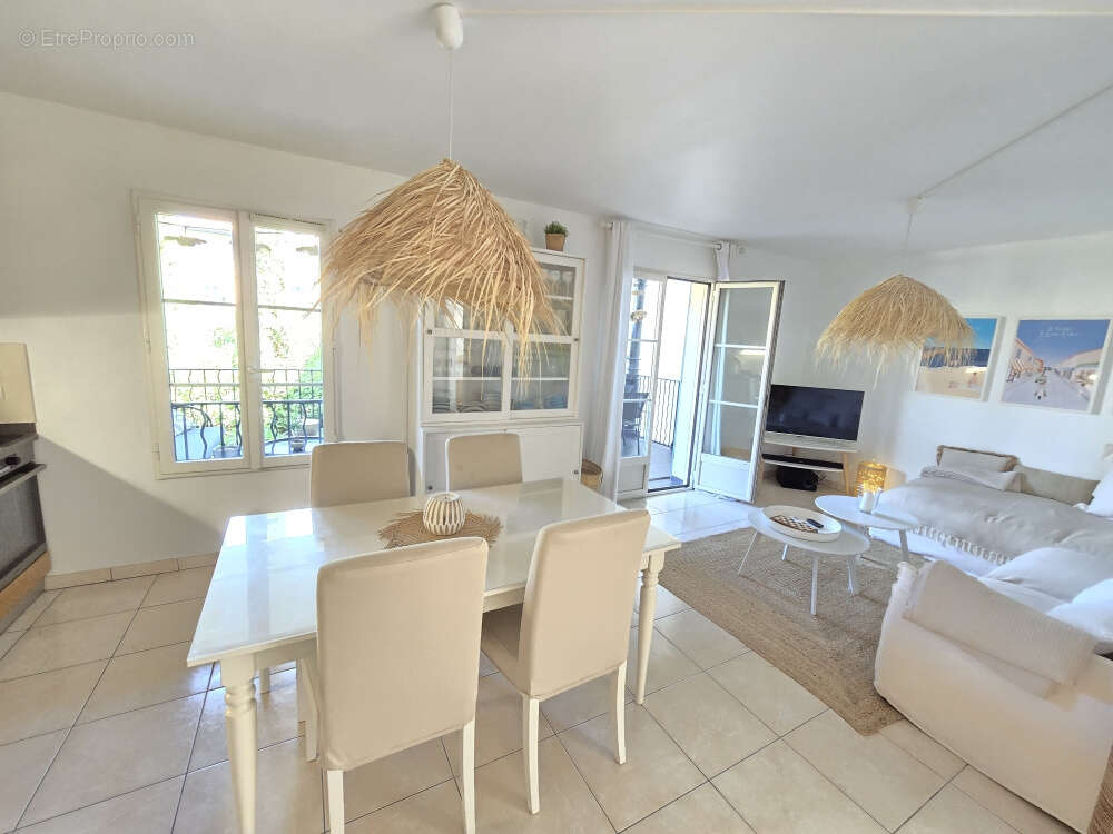 Appartement à LA CROIX-VALMER