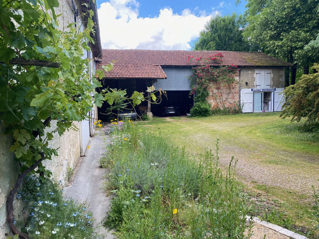 Maison à VERTEILLAC