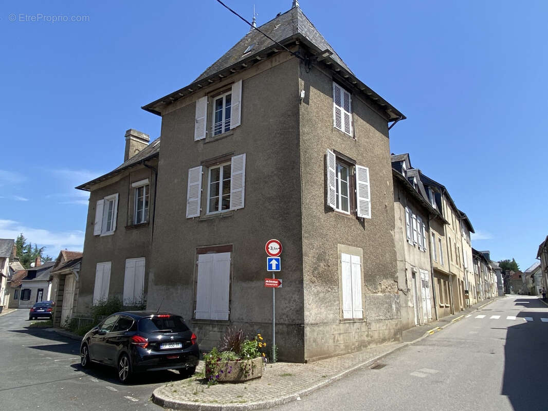 Maison à LUBERSAC