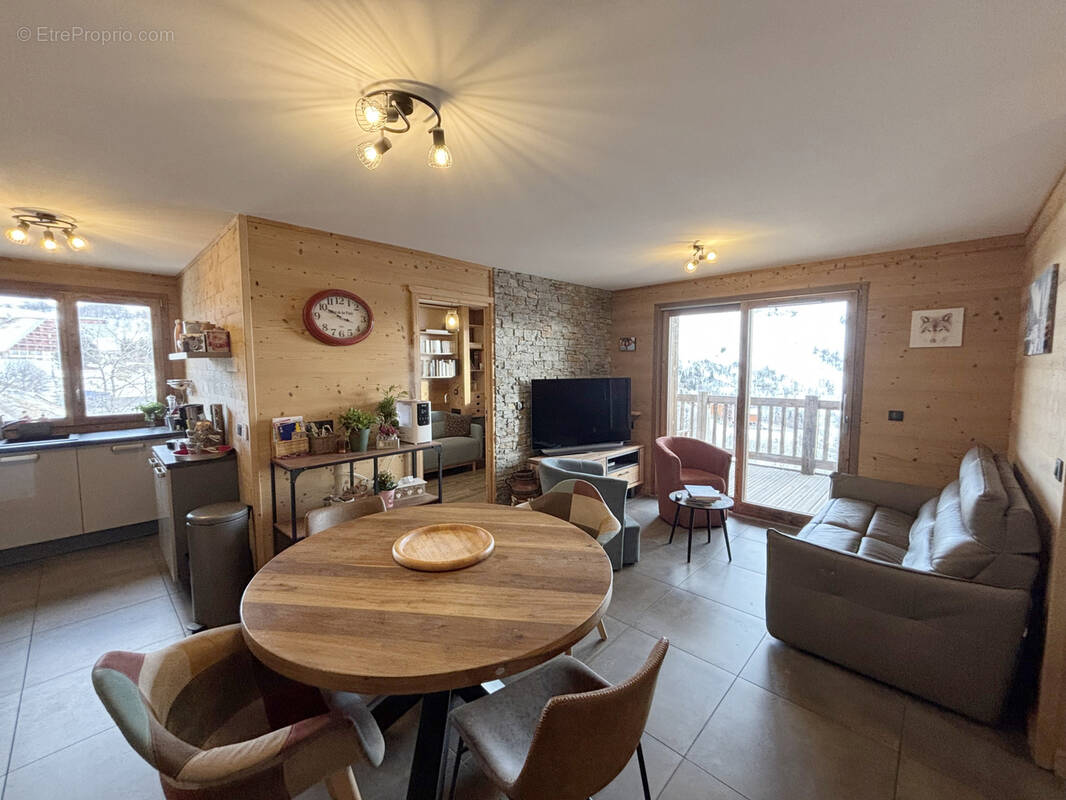 Appartement à SAINT-FRANCOIS-LONGCHAMP